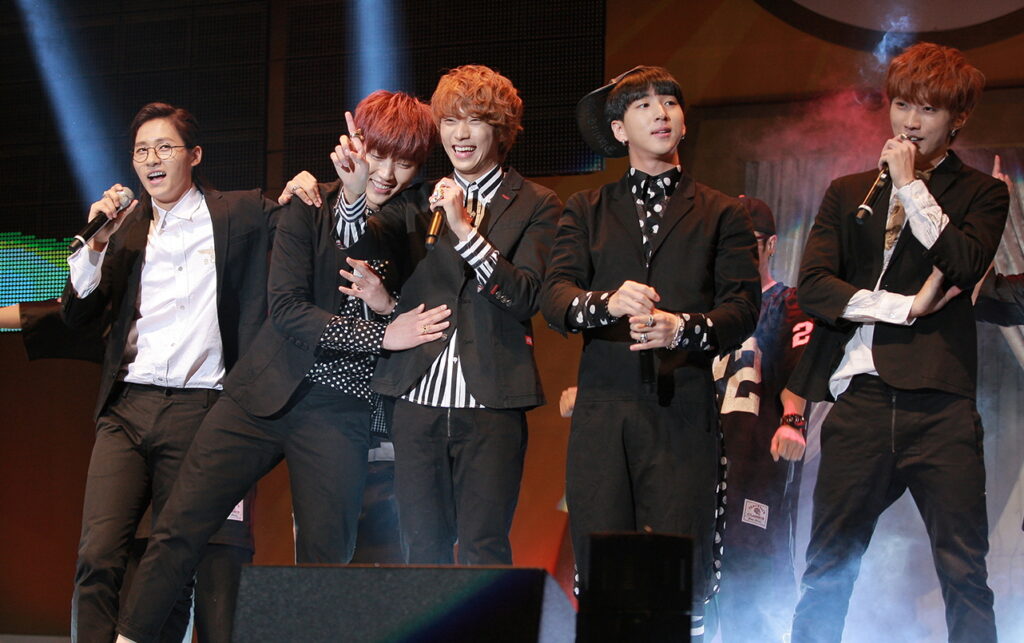 boy band japan Resonate